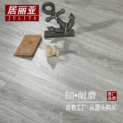 厂家直供12mm强化复合木质地金刚板E0仿古浮雕地热防水轻奢风图3