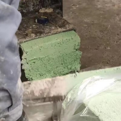 高温绿泥可塑性修补料 中频感应炉熔炼专用高温可塑性绿泥修补料图4
